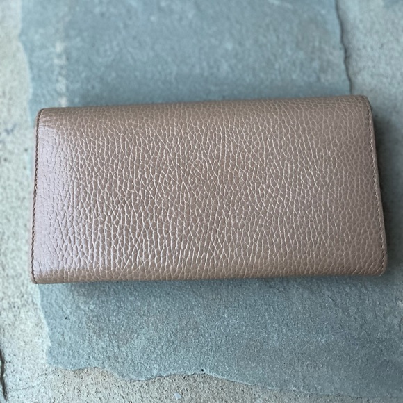 Gorgeous Gucci Interlocking GG Long Wallet - Picture 10 of 12